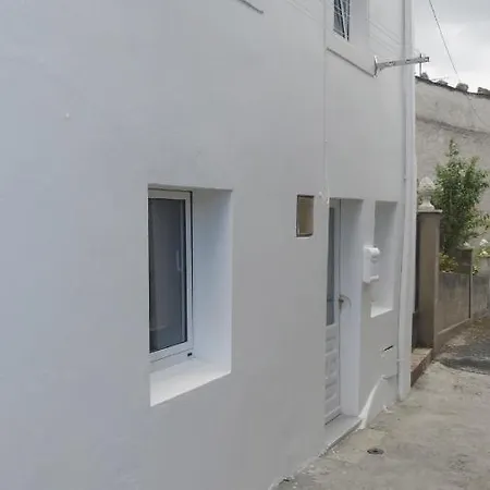 Casita Con Encanto Al Lado Estacion De Feve Διαμέρισμα *
